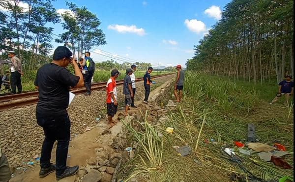 Polisi Gelar Olah TKP Lanjutan Kecelakaan Maut Minibus vs KA Probowangi, Belum Ada Tersangka